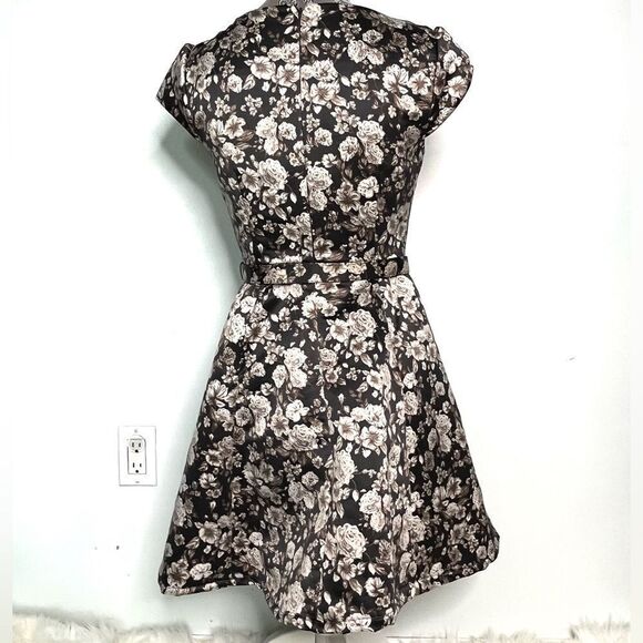 Gal meets glam - Picture 2 of 5